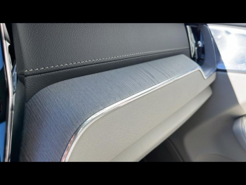 Photo 24 du bon plan VOLVO XC60 T6 Hybride Rechargeable 253 + 145ch Utra Style Chrome Geartronic 8 AWD occasion à 69200 €