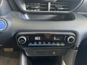 ddf-core-media-ZP6uz016043834_10.jpg Photo 10 du bon plan TOYOTA Yaris 116h Dynamic Business 5p + Programme Beyond Zero Academy MY22 occasion à 19960 €