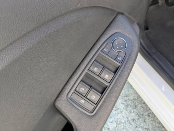 Photo 17 du bon plan RENAULT Clio 1.0 TCe 90ch Evolution occasion à 14590 €