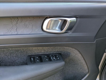 Photo 17 du bon plan VOLVO XC40 Recharge 231ch Plus EDT occasion à 31900 €