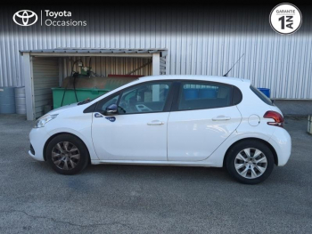 Photo 3 du bon plan PEUGEOT 208 1.2 PureTech 68ch Like 5p occasion à 7490 €