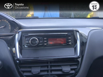 Photo 15 du bon plan PEUGEOT 208 1.2 PureTech 68ch Like 5p occasion à 7490 €