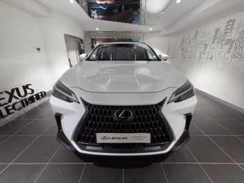 Photo 2 du bon plan LEXUS NX 350h 197ch Luxe 2WD MY26 occasion à 54900 €