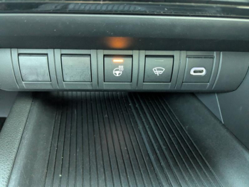 Photo 15 du bon plan TOYOTA C-HR 2.0 Hybride 200ch Design NG23 occasion à 29490 €