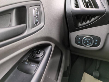 Photo 17 du bon plan FORD Transit Connect VUL L1 1.0E 100ch E85 Trend Business occasion à 17900 €