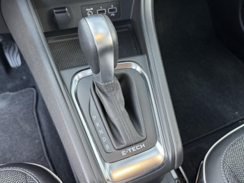 Photo 7 du bon plan RENAULT Captur 1.6 E-Tech hybride 145ch Techno Fast Track occasion à 20290 €