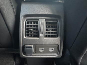 Photo 22 du bon plan RENAULT Captur 1.6 E-Tech hybride 145ch Techno Fast Track occasion à 20290 €