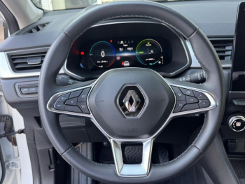 Photo 29 du bon plan RENAULT Captur 1.6 E-Tech hybride 145ch Techno Fast Track occasion à 20290 €