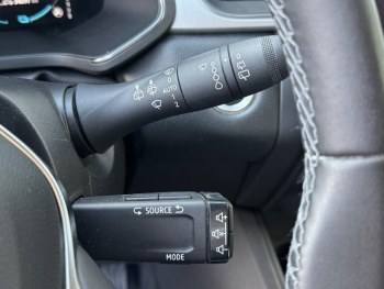 Photo 30 du bon plan RENAULT Captur 1.6 E-Tech hybride 145ch Techno Fast Track occasion à 20290 €