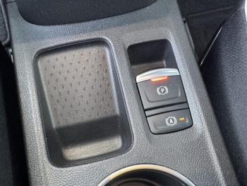 Photo 35 du bon plan RENAULT Captur 1.6 E-Tech hybride 145ch Techno Fast Track occasion à 20290 €