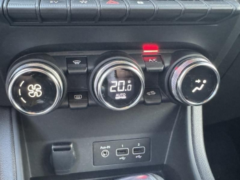 Photo 37 du bon plan RENAULT Captur 1.6 E-Tech hybride 145ch Techno Fast Track occasion à 20290 €