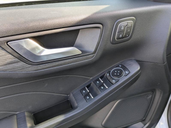 Photo 10 du bon plan FORD Kuga 2.5 Duratec 180ch Hybrid FlexiFuel Active X Powershift occasion à 34490 €