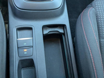 Photo 21 du bon plan FORD Focus 2.0 EcoBlue 150ch ST-Line X occasion à 20990 €