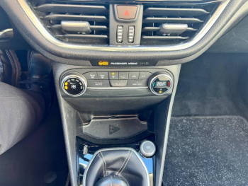 Photo 11 du bon plan FORD Fiesta 1.5 TDCi 85ch Stop&Start Titanium 3p occasion à 9490 €