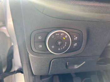 Photo 15 du bon plan FORD Fiesta 1.5 TDCi 85ch Stop&Start Titanium 3p occasion à 9490 €