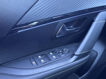 Photo 19 du bon plan PEUGEOT 208 1.2 Hybrid 136ch GT e-DCS6 occasion à 20990 €