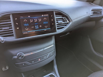 Photo 15 du bon plan PEUGEOT 308 1.5 BlueHDi 130ch S&S GT Line EAT8 7cv occasion à 14490 €