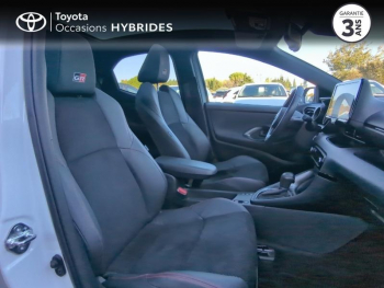 Photo 6 du bon plan TOYOTA Yaris 116h GR Sport 5p MY22 occasion à 21400 €