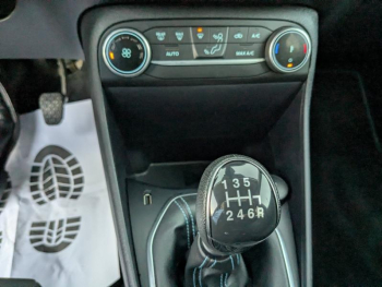 Photo 15 du bon plan FORD Fiesta 1.0 Flexifuel 95ch Active X 5p occasion à 17400 €