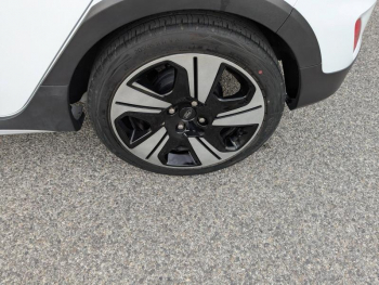 Photo 25 du bon plan FORD Fiesta 1.0 Flexifuel 95ch Active X 5p occasion à 17400 €