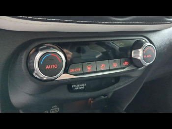 Photo 16 du bon plan NISSAN Juke 1.6 Hybrid 143ch PremiÃ¨re Edition 2023 occasion à 23980 €