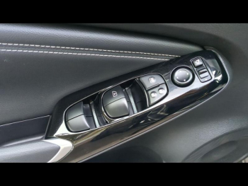 Photo 24 du bon plan NISSAN Juke 1.6 Hybrid 143ch PremiÃ¨re Edition 2023 occasion à 23980 €