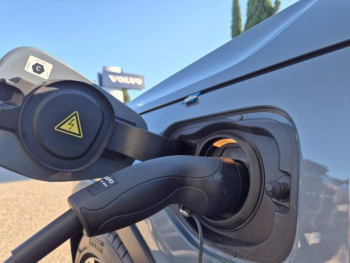 Photo 8 du bon plan VOLVO XC40 T5 Recharge 180 + 82ch R-Design DCT 7 occasion à 33490 €