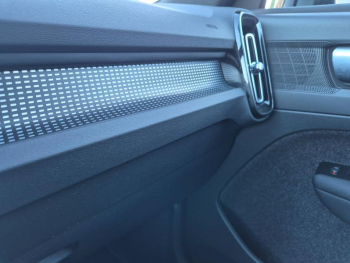 Photo 32 du bon plan VOLVO XC40 T5 Recharge 180 + 82ch R-Design DCT 7 occasion à 33490 €