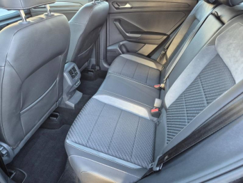 Photo 6 du bon plan VOLKSWAGEN T-Roc 1.5 TSI EVO 150ch R-Line DSG7 occasion à 28990 €