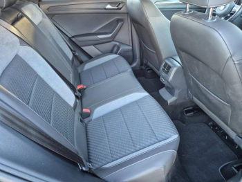 Photo 14 du bon plan VOLKSWAGEN T-Roc 1.5 TSI EVO 150ch R-Line DSG7 occasion à 28990 €