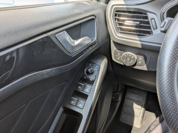 Photo 14 du bon plan FORD Focus 1.0 EcoBoost 125ch ST-Line occasion à 15800 €