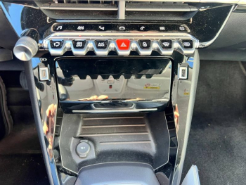 Photo 12 du bon plan PEUGEOT 2008 1.2 PureTech 130ch S&S Allure Business occasion à 13980 €