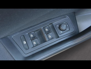 Photo 19 du bon plan VOLKSWAGEN T-Roc 1.5 TSI EVO 150ch Life DSG7 occasion à 22870 €