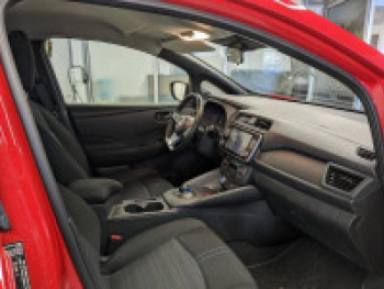 Photo 14 du bon plan NISSAN Leaf 150ch 40kWh Acenta 22 occasion à 13990 €