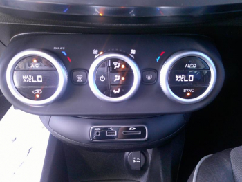 Photo 9 du bon plan FIAT 500X 1.6 Multijet 16v 120ch Lounge occasion à 14900 €