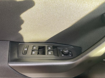 Photo 18 du bon plan VOLKSWAGEN T-Roc 1.5 TSI EVO 150ch Life Plus DSG7 occasion à 26990 €