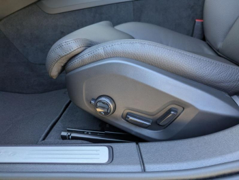 Photo 21 du bon plan VOLVO V60 B4 197ch Ultra Style Dark DCT 7 occasion à 47900 €