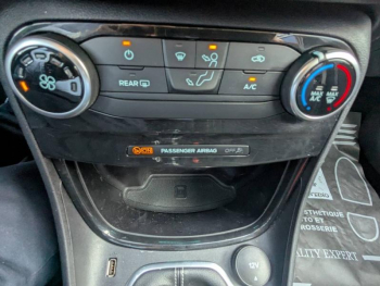 Photo 19 du bon plan FORD Puma 1.0 Flexifuel 125ch S&S mHEV Titanium occasion à 19960 €