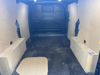 Photo 6 du bon plan FORD Transit Custom Fg VUL 320 L1H1 2.0 EcoBlue 170 S&S Sport BVA6 occasion à 33990 €