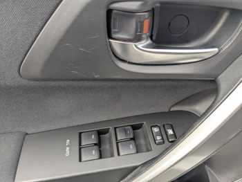 Photo 3 du bon plan TOYOTA Auris 100 VVT-i Dynamic occasion à 11995 €