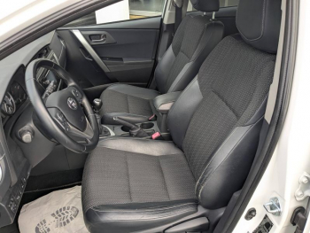 Photo 14 du bon plan TOYOTA Auris 100 VVT-i Dynamic occasion à 11995 €