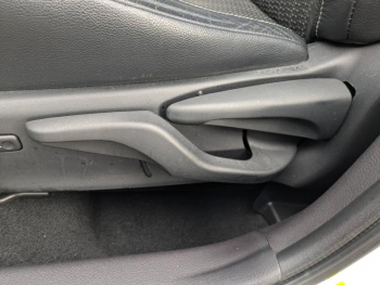 Photo 16 du bon plan TOYOTA Auris 100 VVT-i Dynamic occasion à 11995 €