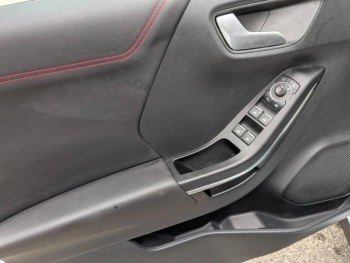 Photo 9 du bon plan FORD Puma 1.0 EcoBoost 155ch S&S mHEV ST-Line X Powershift occasion à 22490 €