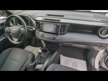 Photo 11 du bon plan TOYOTA RAV4 143 D-4D Dynamic 2WD occasion à 13390 €