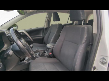 Photo 12 du bon plan TOYOTA RAV4 143 D-4D Dynamic 2WD occasion à 13390 €