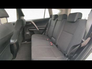 Photo 13 du bon plan TOYOTA RAV4 143 D-4D Dynamic 2WD occasion à 13390 €