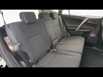 Photo 14 du bon plan TOYOTA RAV4 143 D-4D Dynamic 2WD occasion à 13390 €