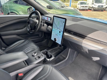 Photo 14 du bon plan FORD Mustang Mach-E 351ch Extended Range 99kWh AWD 9cv occasion à 28990 €