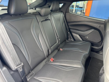 Photo 15 du bon plan FORD Mustang Mach-E 351ch Extended Range 99kWh AWD 9cv occasion à 28990 €