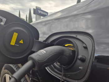 Photo 8 du bon plan VOLVO XC60 T8 Hybride Rechargeable 310 + 145ch Ultra Style Chrome Geartronic 8 AWD occasion à 58500 €